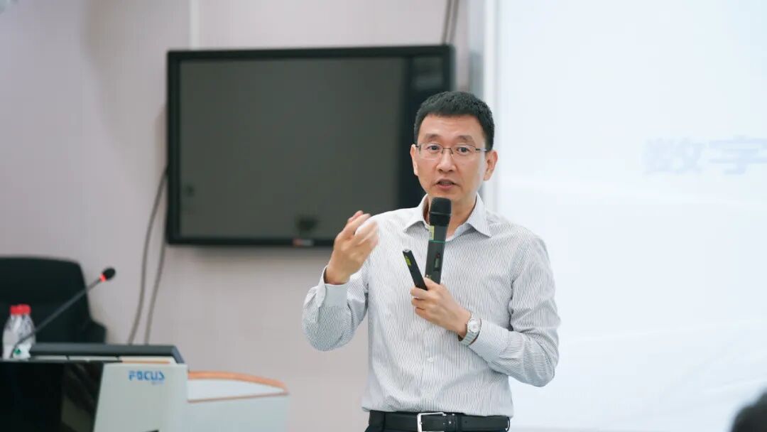 《中兴新云与华中科技大学管理学院开展财务数智化教学研讨》配图 6
