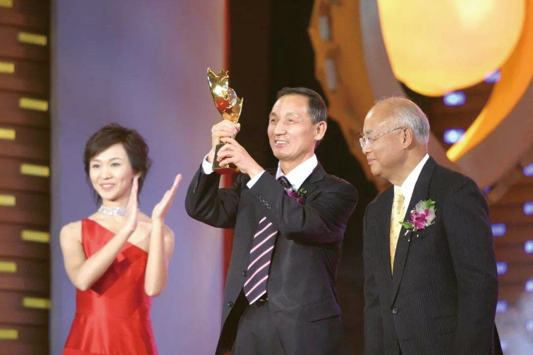 侯为贵在颁奖活动现场